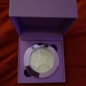 Jeffree Star highlighter